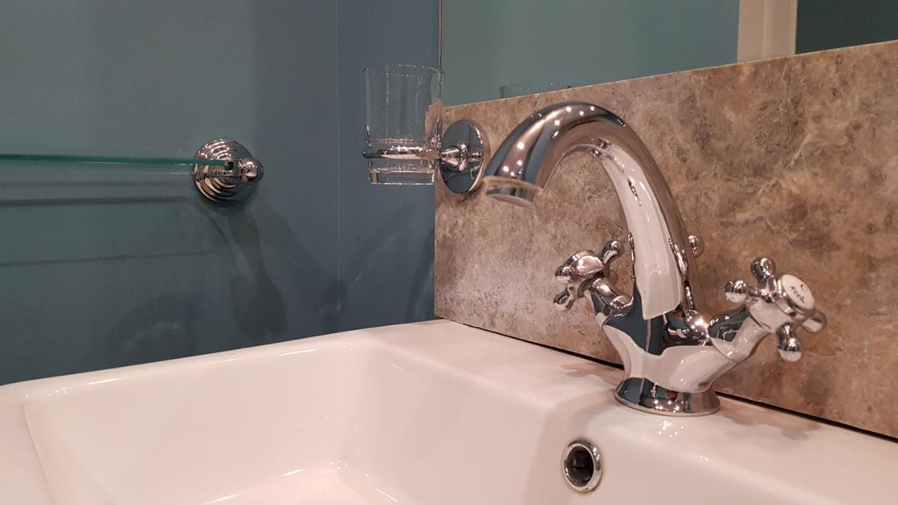 Gorgeous Central Edinburgh 3-Bedroom Apartment エクステリア 写真